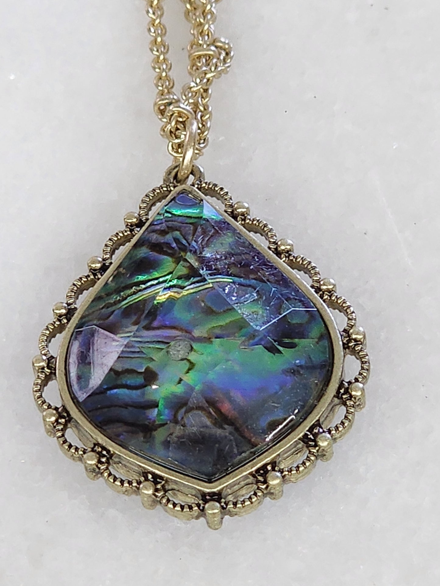 iona & lilly Blue Crystal Necklace NEW