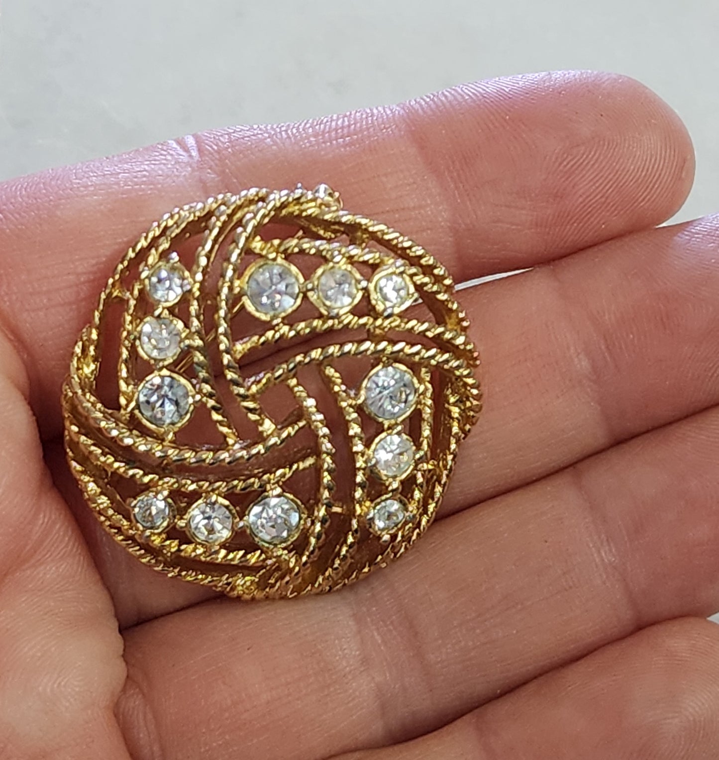 Vintage Gold Knot Brooch