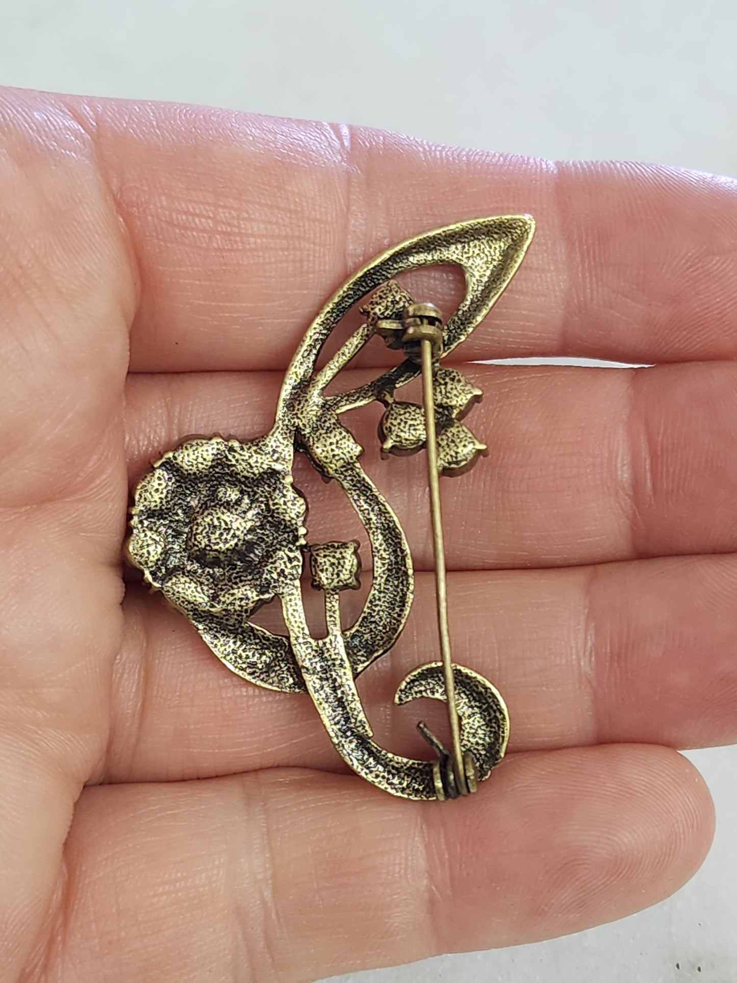 Vintage Brushed Gold & Rhinestone Treble Clef Brooch