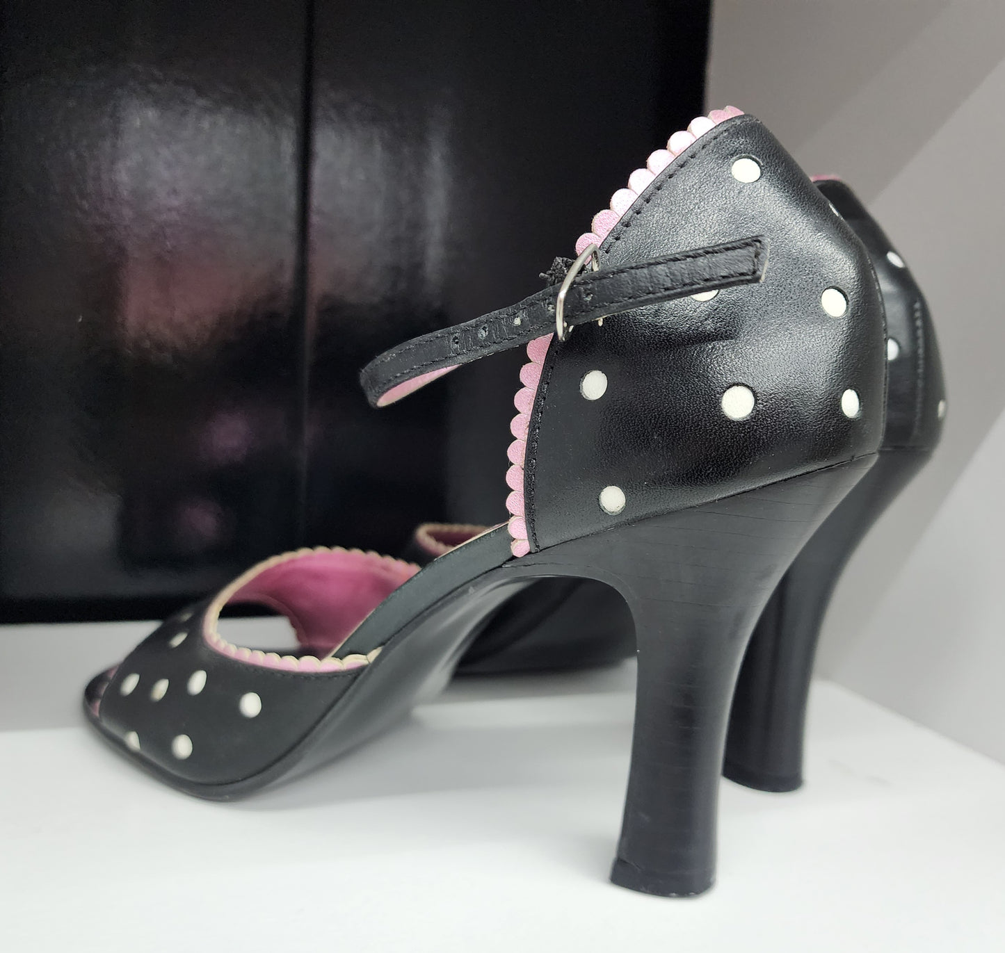 Steve Madden Black Heels with pink and white details, women's 8, vintage