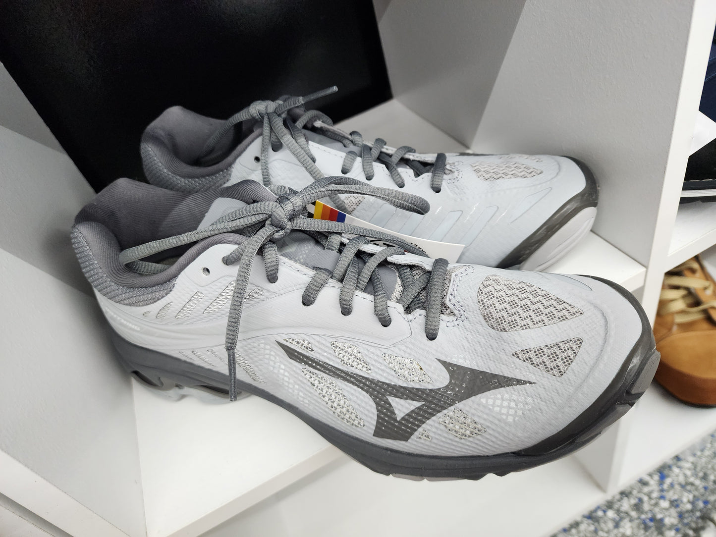 Mizuno Wave Lightning Z4, women's 9.5/40.5, grey