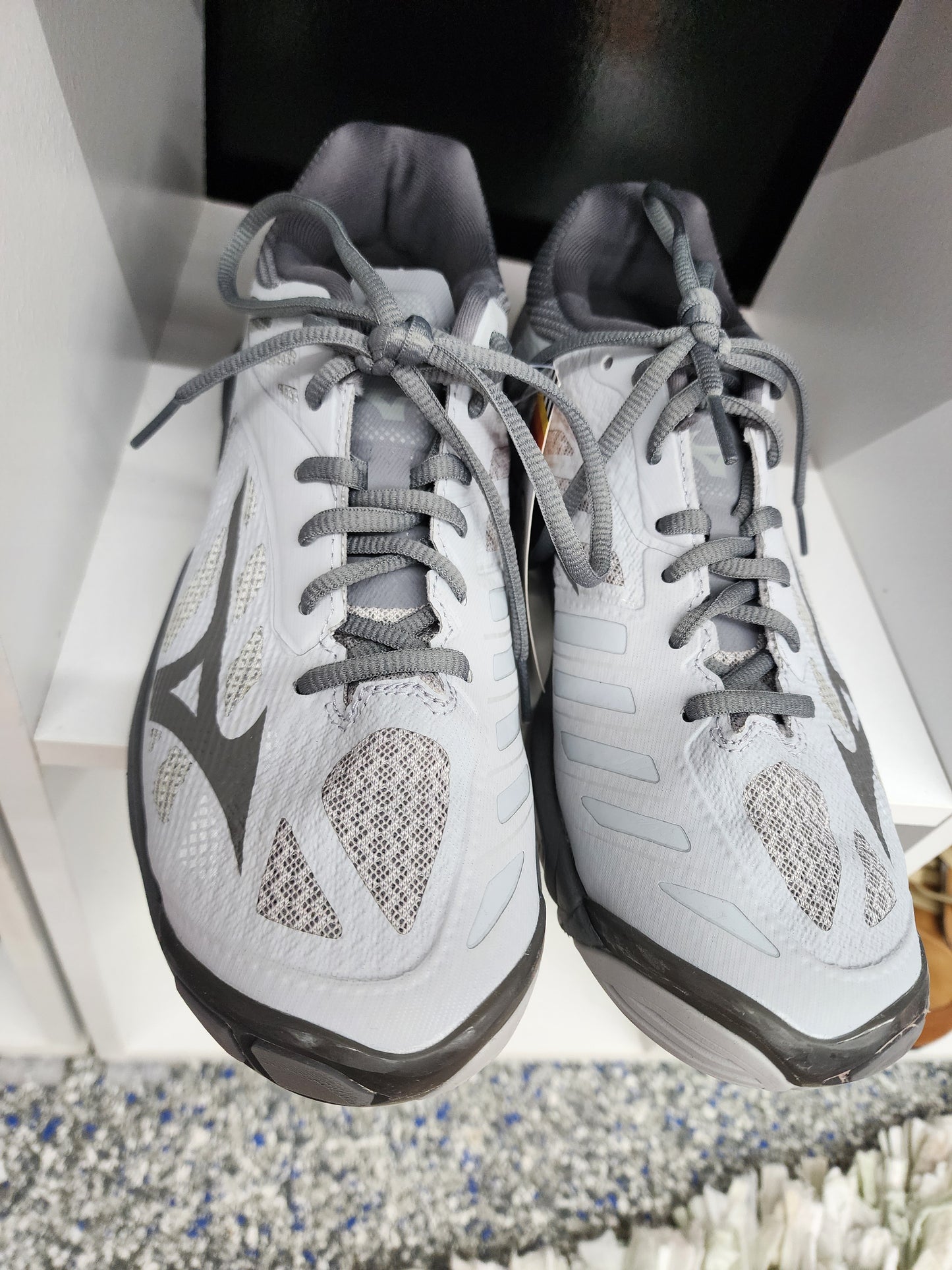 Mizuno Wave Lightning Z4, women's 9.5/40.5, grey
