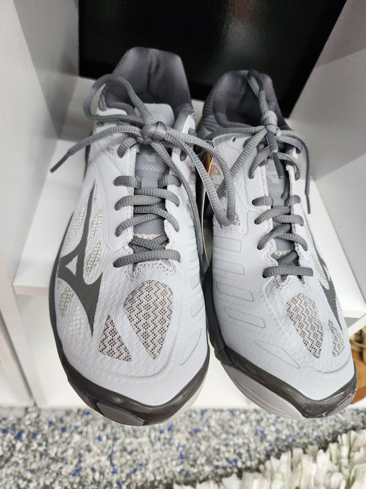 Mizuno Wave Lightning Z4, women's 9.5/40.5, grey