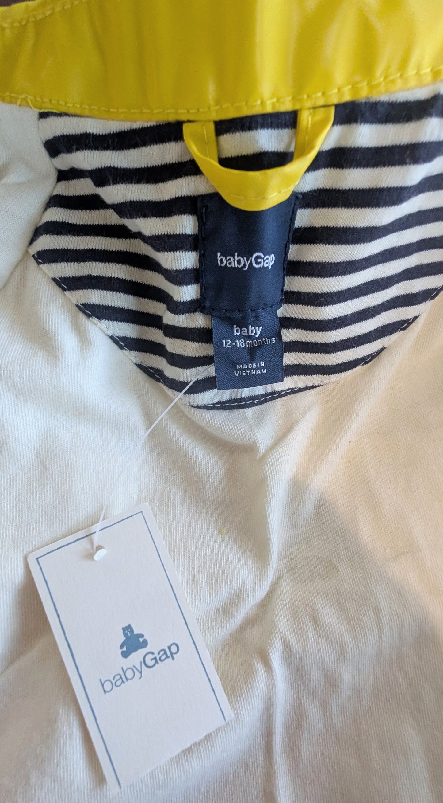 Baby Gap rain coat, NWT, size 12-18 months