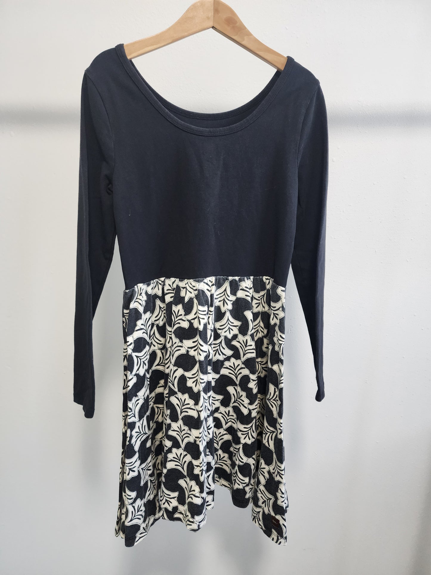 Tea Collection Dress, size 8 (kids)