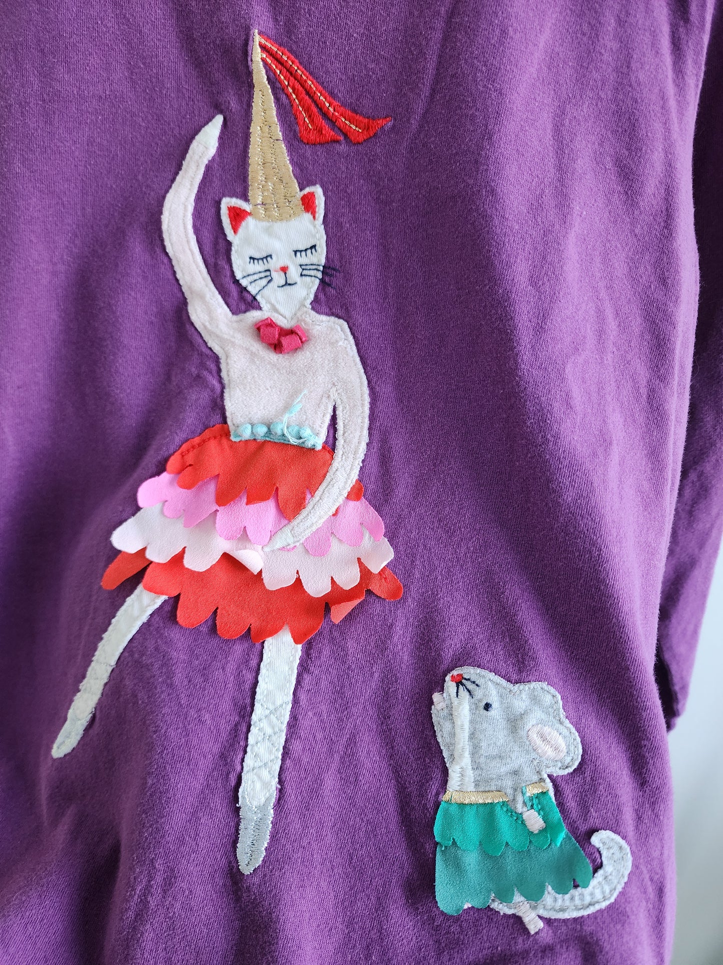 Mini Boden Dancing Cat Shirt, size 9/10 (kids)