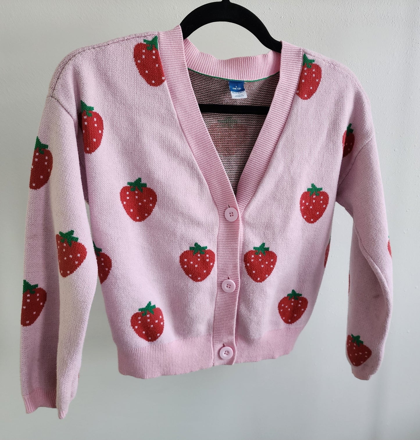 Old Navy strawberry sweater, size 10/12 (kids)