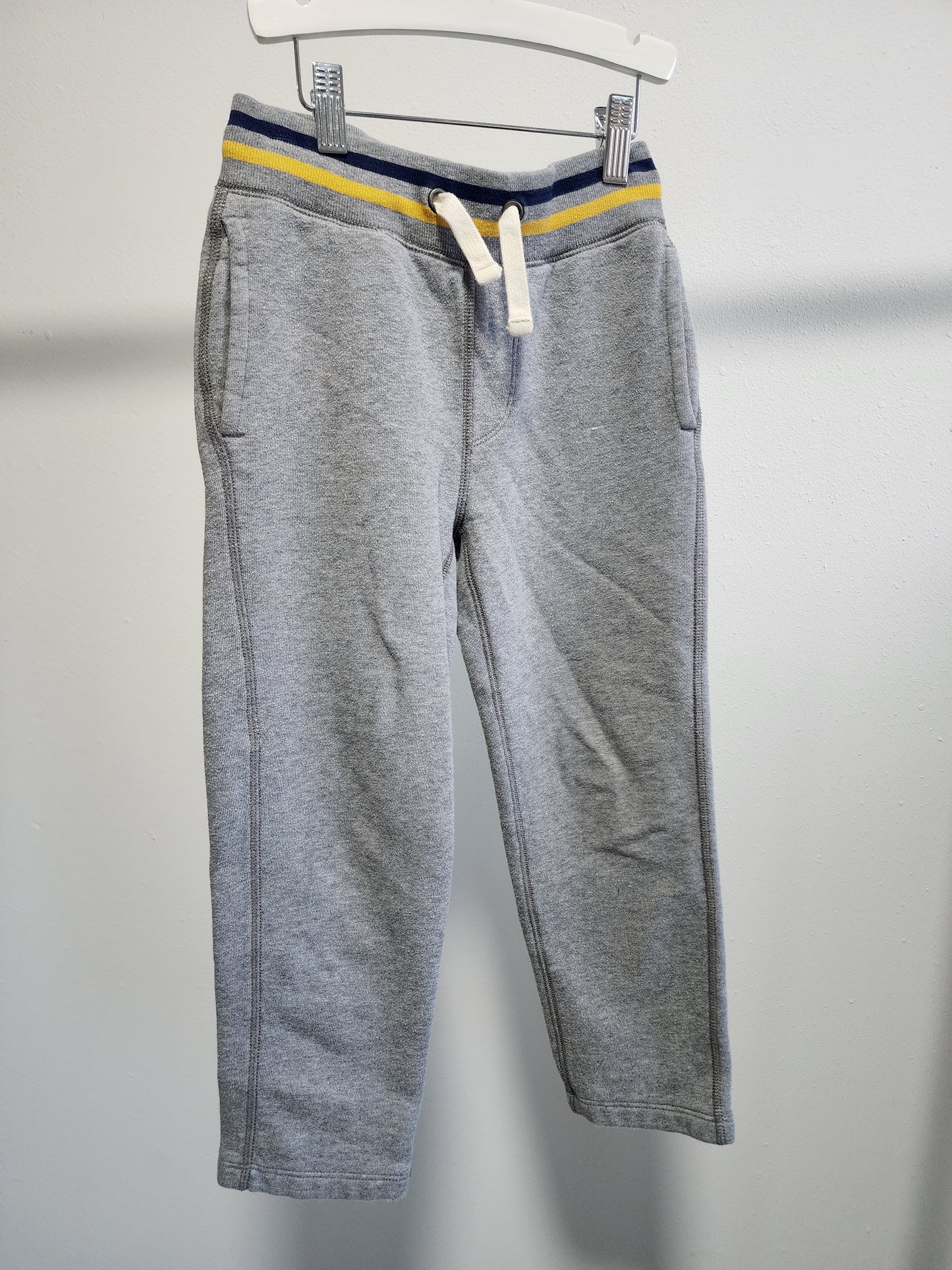 Gap grey sweat pants, size S (6/7 kids)
